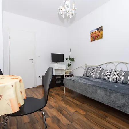 Lägenhet Apartman Pantan