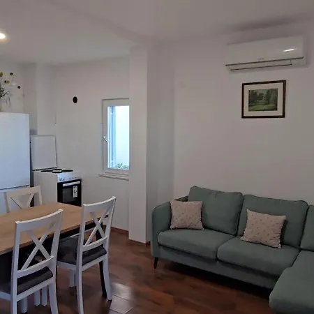 Lägenhet Apartman Pantan